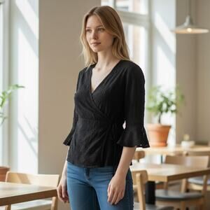 Vintage Y2K 2000s DCC Missy Black Embroidered Lace Surplice V-Neck Top Large